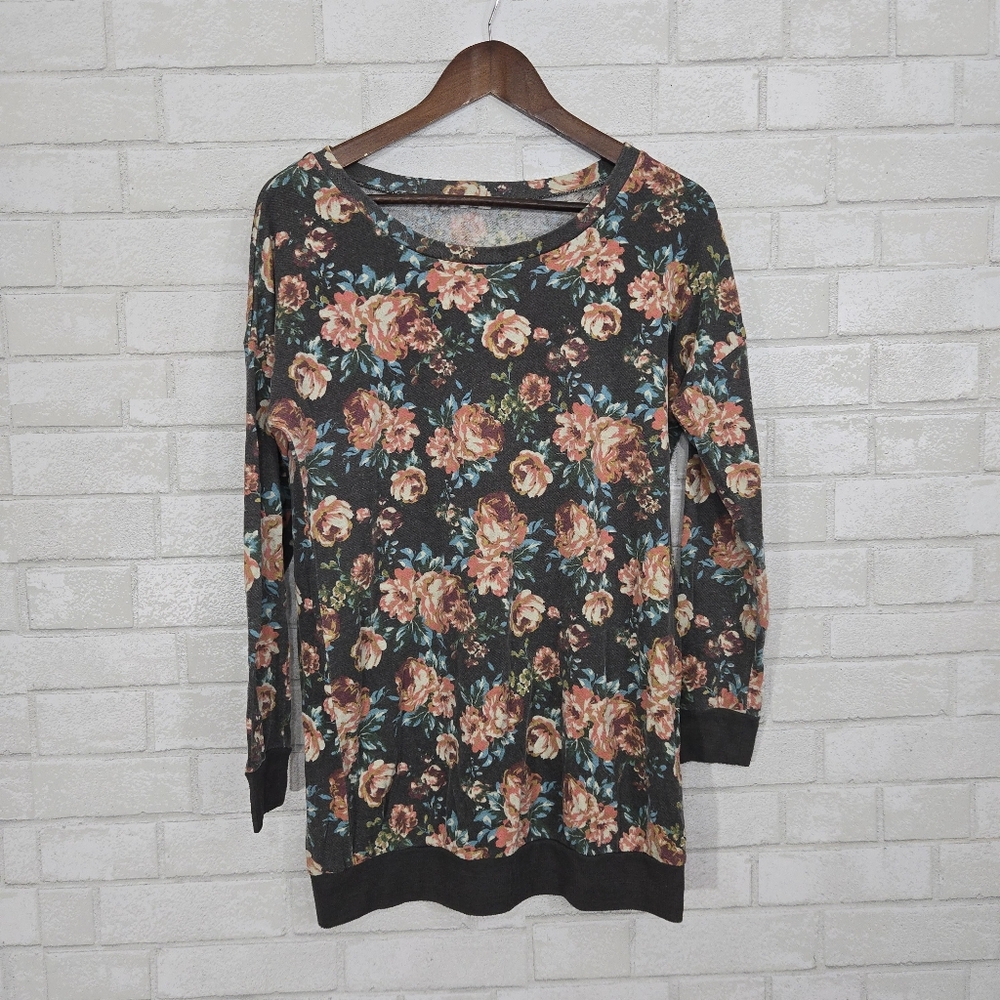 Kiss & Cry long sleeve floral top